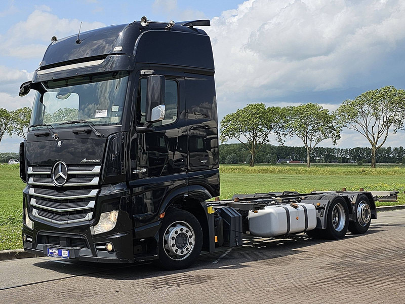 Mercedes-Benz ACTROS 2540 GIGASPACE 6X2 - Camião transportador de contêineres/ Caixa móvel: foto 2 Mercedes-Benz ACTROS 2540 GIGASPACE 6X2 - Camião transportador de contêineres/ Caixa móvel: foto 2