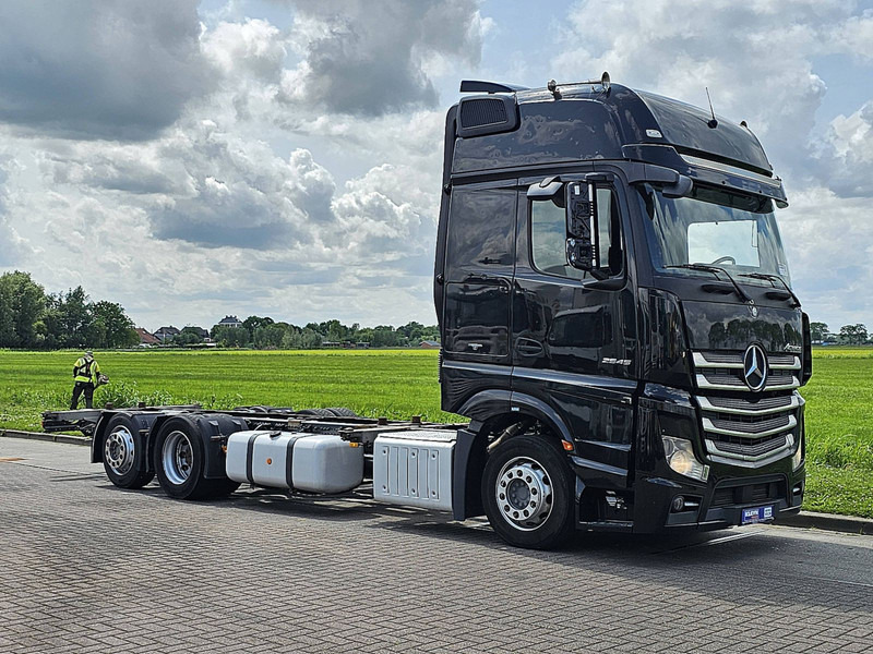 Mercedes-Benz ACTROS 2540 GIGASPACE 6X2 - Camião transportador de contêineres/ Caixa móvel: foto 5 Mercedes-Benz ACTROS 2540 GIGASPACE 6X2 - Camião transportador de contêineres/ Caixa móvel: foto 5