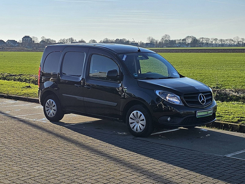 Mercedes-Benz Citan 109 CDI AC EURO6 - Carrinha de contentor: foto 5 Mercedes-Benz Citan 109 CDI AC EURO6 - Carrinha de contentor: foto 5