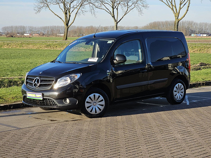 Mercedes-Benz Citan 109 CDI AC EURO6 - Carrinha de contentor: foto 2 Mercedes-Benz Citan 109 CDI AC EURO6 - Carrinha de contentor: foto 2