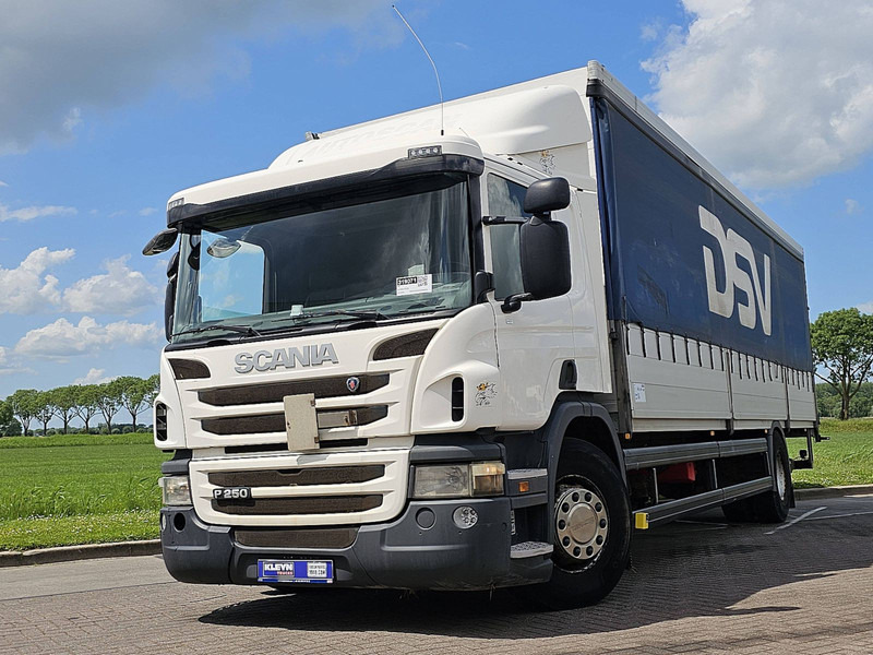 Scania P250 4X2 TAILLIFT - Camião de lona: foto 1 Scania P250 4X2 TAILLIFT - Camião de lona: foto 1