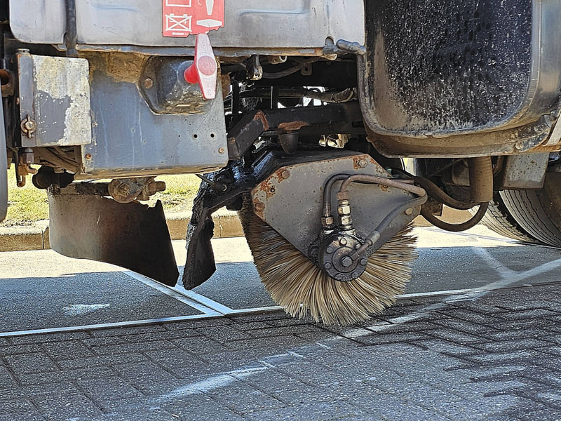 Varredora urbana Scania P94.220: foto 12