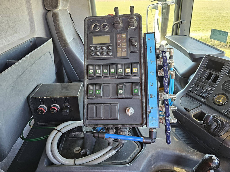 Varredora urbana Scania P94.220: foto 11