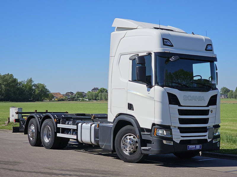 Scania R450 6x2*4 - Camião transportador de contêineres/ Caixa móvel: foto 5 Scania R450 6x2*4 - Camião transportador de contêineres/ Caixa móvel: foto 5