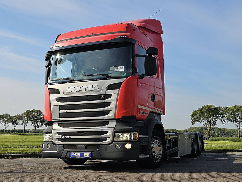 Scania R450 HL 6X2*4 RET. CROWN - Camião transportador de contêineres/ Caixa móvel: foto 1 Scania R450 HL 6X2*4 RET. CROWN - Camião transportador de contêineres/ Caixa móvel: foto 1
