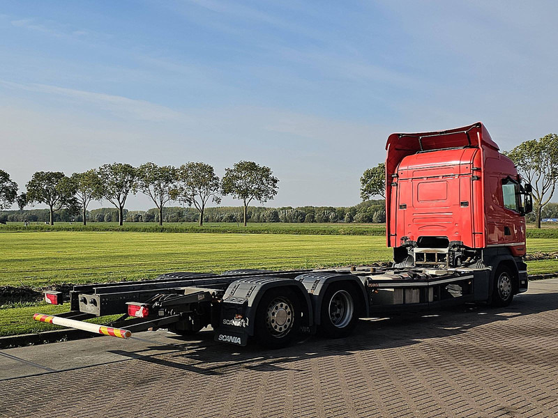 Scania R450 HL 6X2*4 RET. CROWN - Camião transportador de contêineres/ Caixa móvel: foto 3 Scania R450 HL 6X2*4 RET. CROWN - Camião transportador de contêineres/ Caixa móvel: foto 3