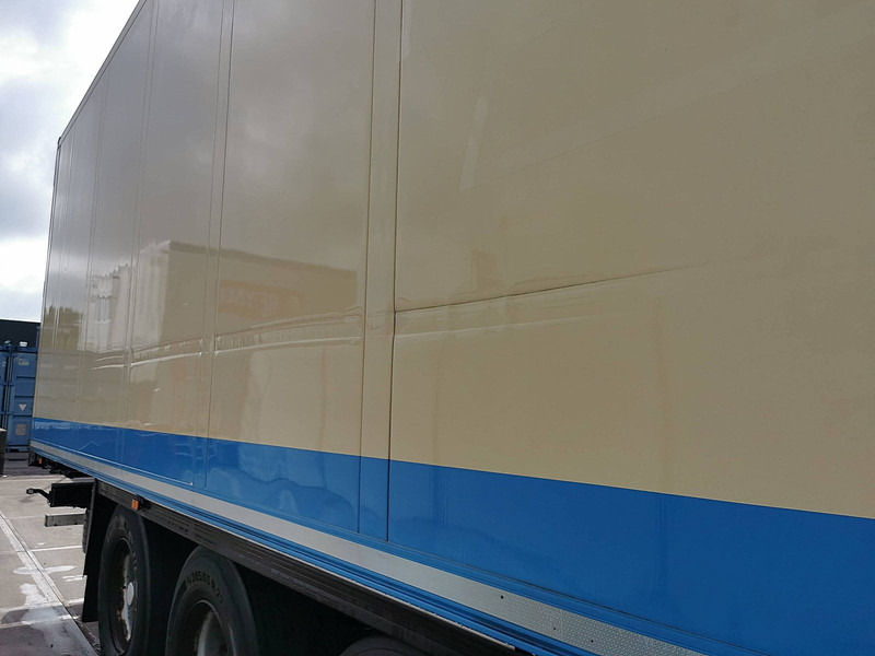 Semi-reboque frigorífico Schmitz Cargobull SKO 24 BI-TEMP: foto 8 Semi-reboque frigorífico Schmitz Cargobull SKO 24 BI-TEMP: foto 8