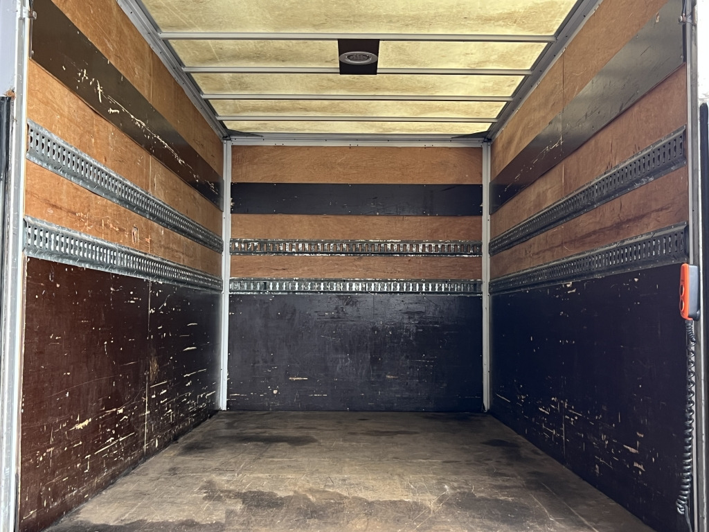 Iveco Daily 35C18 3.0 Euro4 Tempomat 4,15m Koffer+ LBW - Carrinha de contentor: foto 2 Iveco Daily 35C18 3.0 Euro4 Tempomat 4,15m Koffer+ LBW - Carrinha de contentor: foto 2