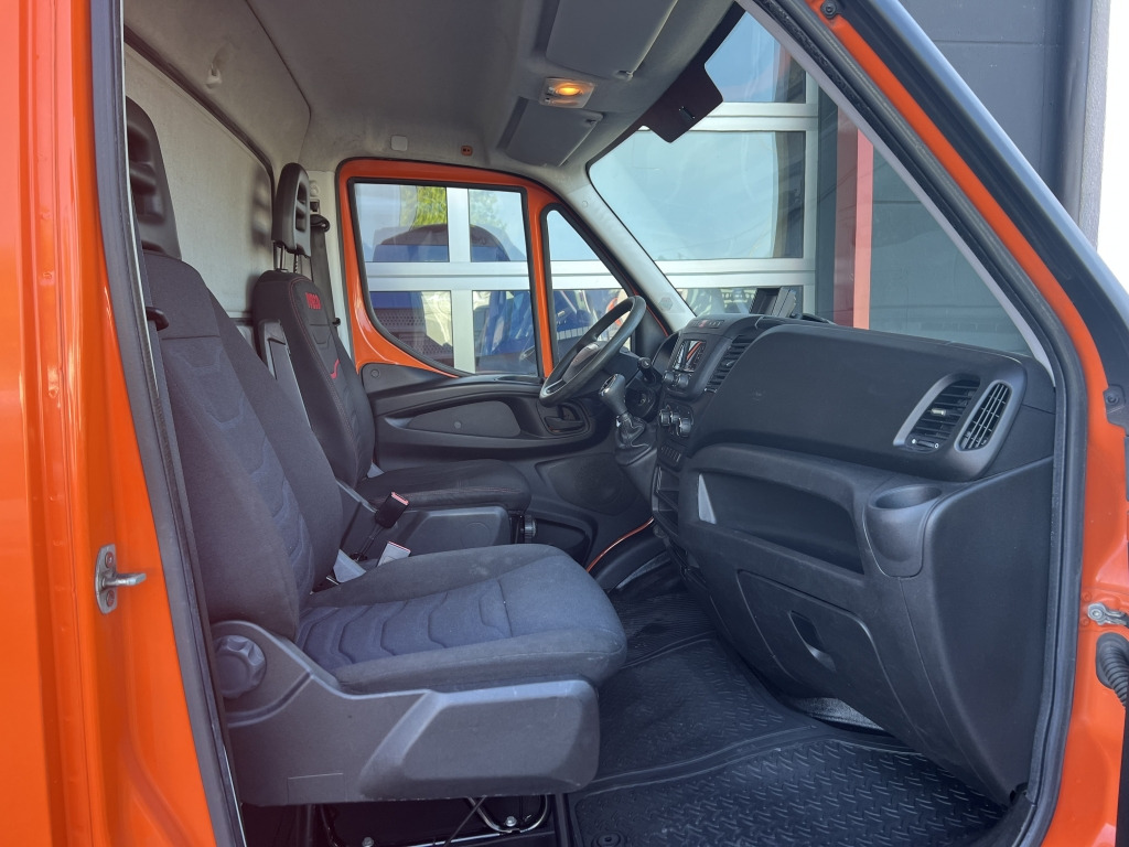 Carrinha de contentor Iveco Daily 35S14 Thermokoffer 4,35m Klima Automatik!!: foto 12