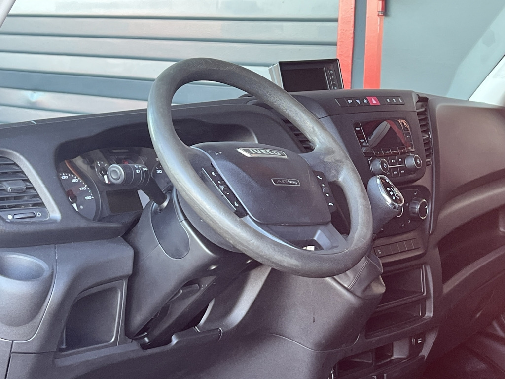 Carrinha de contentor Iveco Daily 35S14 Thermokoffer 4,35m Klima Automatik!!: foto 13