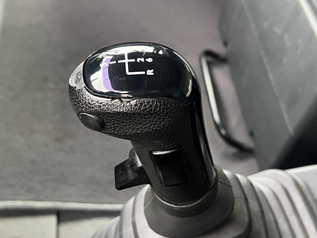 MAN TGA 26.440 6x2 LL Retarder Kran Palfinger 20002 - Camião de lona, Camião grua: foto 3 MAN TGA 26.440 6x2 LL Retarder Kran Palfinger 20002 - Camião de lona, Camião grua: foto 3