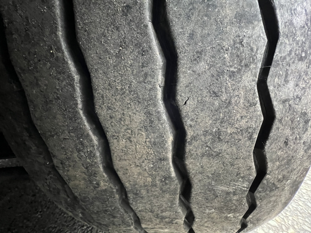 MAN TGX 18.440 XLX MEGA Klimaauto Motorbremse 2xTank - Tractor: foto 5 MAN TGX 18.440 XLX MEGA Klimaauto Motorbremse 2xTank - Tractor: foto 5