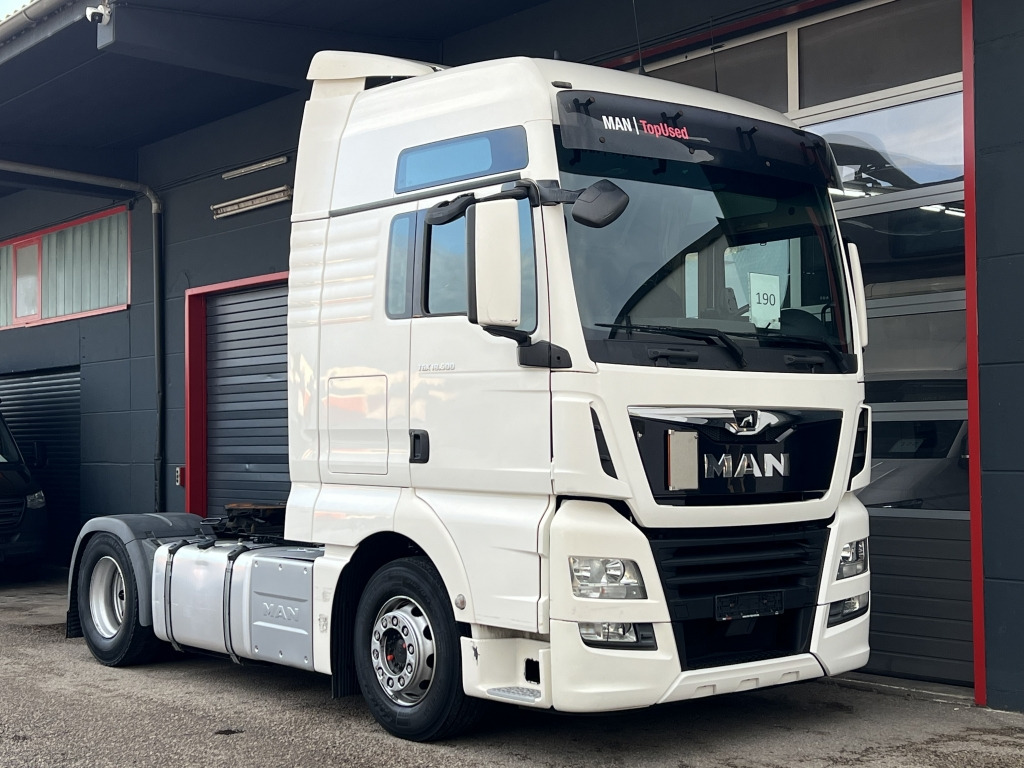 MAN TGX 18.500 XXL Retarder Standklima ACC 2xTank - Tractor: foto 1 MAN TGX 18.500 XXL Retarder Standklima ACC 2xTank - Tractor: foto 1