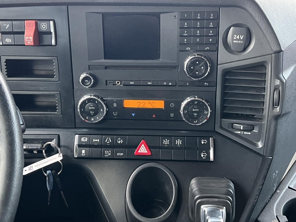 Mercedes-Benz Actros 1845 Klimaautom. Retarder 2x Nebenantrieb - Tractor: foto 4 Mercedes-Benz Actros 1845 Klimaautom. Retarder 2x Nebenantrieb - Tractor: foto 4