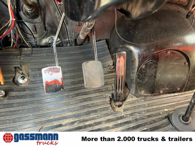 Ford FK 2500 4x2 LF8 Feuerwehr - Carro de bombeiro: foto 5 Ford FK 2500 4x2 LF8 Feuerwehr - Carro de bombeiro: foto 5