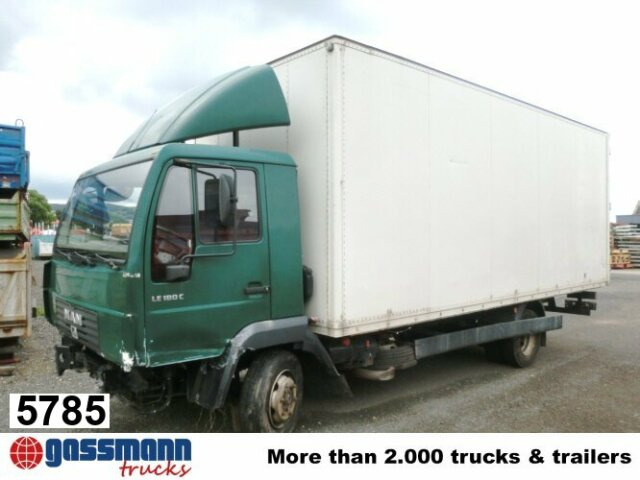 MAN L33 8.180 C 4x2, Unfallfahrzeug mit - Camião furgão: foto 1 MAN L33 8.180 C 4x2, Unfallfahrzeug mit - Camião furgão: foto 1