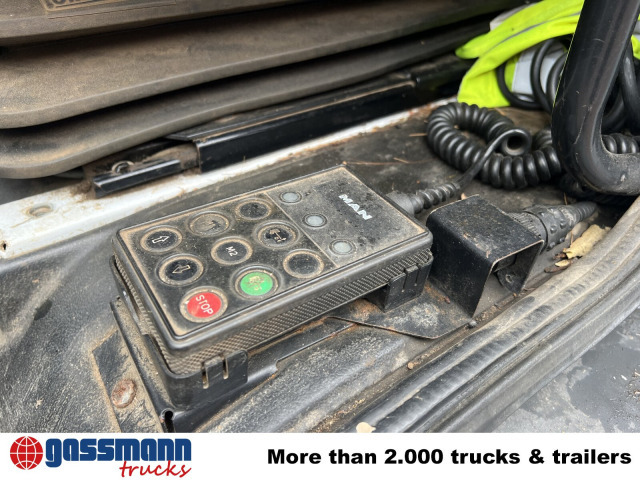 MAN LE 14.280 4x2 L, Maschinentransporter, 2x AHK - Camião de caixa aberta/ Plataforma: foto 4 MAN LE 14.280 4x2 L, Maschinentransporter, 2x AHK - Camião de caixa aberta/ Plataforma: foto 4