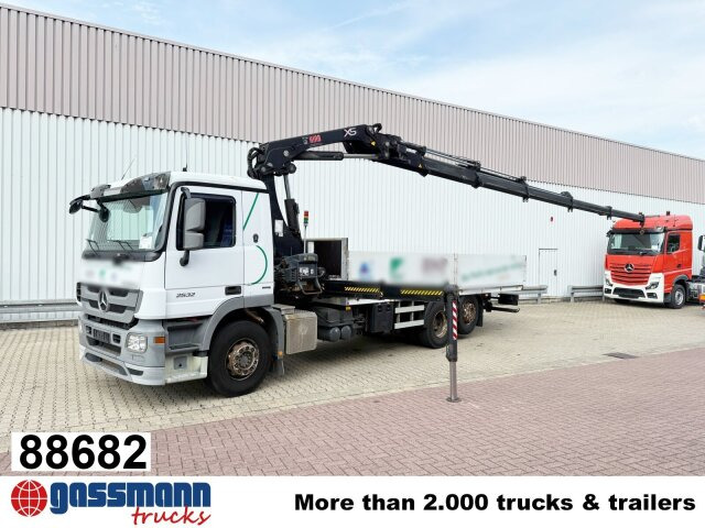Mercedes-Benz Actros 2532 L 6x2, Liftachse, Kran Hiab 244EP-5 - Camião de caixa aberta/ Plataforma, Camião grua: foto 1 Mercedes-Benz Actros 2532 L 6x2, Liftachse, Kran Hiab 244EP-5 - Camião de caixa aberta/ Plataforma, Camião grua: foto 1