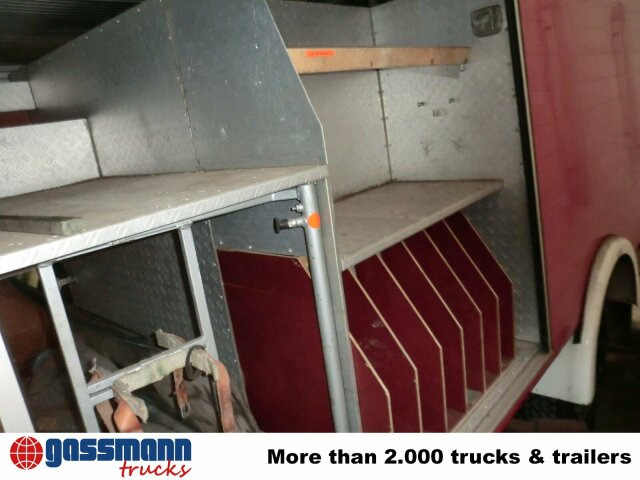 Mercedes-Benz LP 813 4x2 Löschfahrzeug mit Wasserbehälter - Carro de bombeiro: foto 2 Mercedes-Benz LP 813 4x2 Löschfahrzeug mit Wasserbehälter - Carro de bombeiro: foto 2