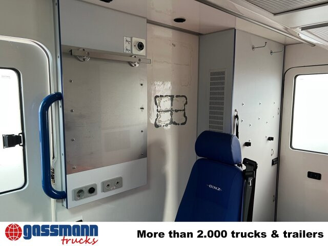 Mercedes-Benz Sprinter 313 CDI 4x2, Rettungswagen - Furgão: foto 4 Mercedes-Benz Sprinter 313 CDI 4x2, Rettungswagen - Furgão: foto 4