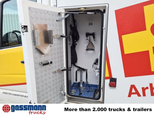 Mercedes-Benz Sprinter 516 CDI 4x2, Rettungswagen - Furgão: foto 4 Mercedes-Benz Sprinter 516 CDI 4x2, Rettungswagen - Furgão: foto 4