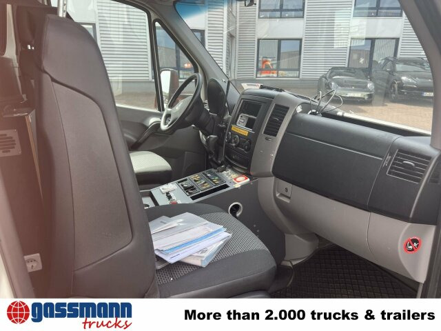 Mercedes-Benz Sprinter 516 CDI 4x2, Rettungswagen, Bi-Xenon - Furgão: foto 5 Mercedes-Benz Sprinter 516 CDI 4x2, Rettungswagen, Bi-Xenon - Furgão: foto 5
