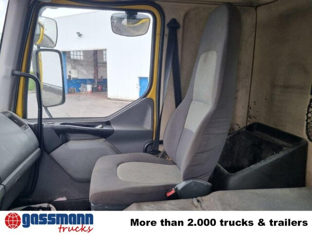 Renault Kerax 380.26 6x4, Bordmatik links - Camião basculante: foto 3 Renault Kerax 380.26 6x4, Bordmatik links - Camião basculante: foto 3