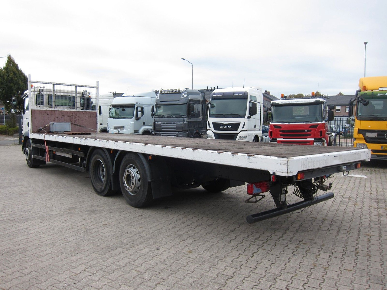 MAN TGM 26 340 6X2*4 BL Plateau Manual - Camião de caixa aberta/ Plataforma: foto 3 MAN TGM 26 340 6X2*4 BL Plateau Manual - Camião de caixa aberta/ Plataforma: foto 3