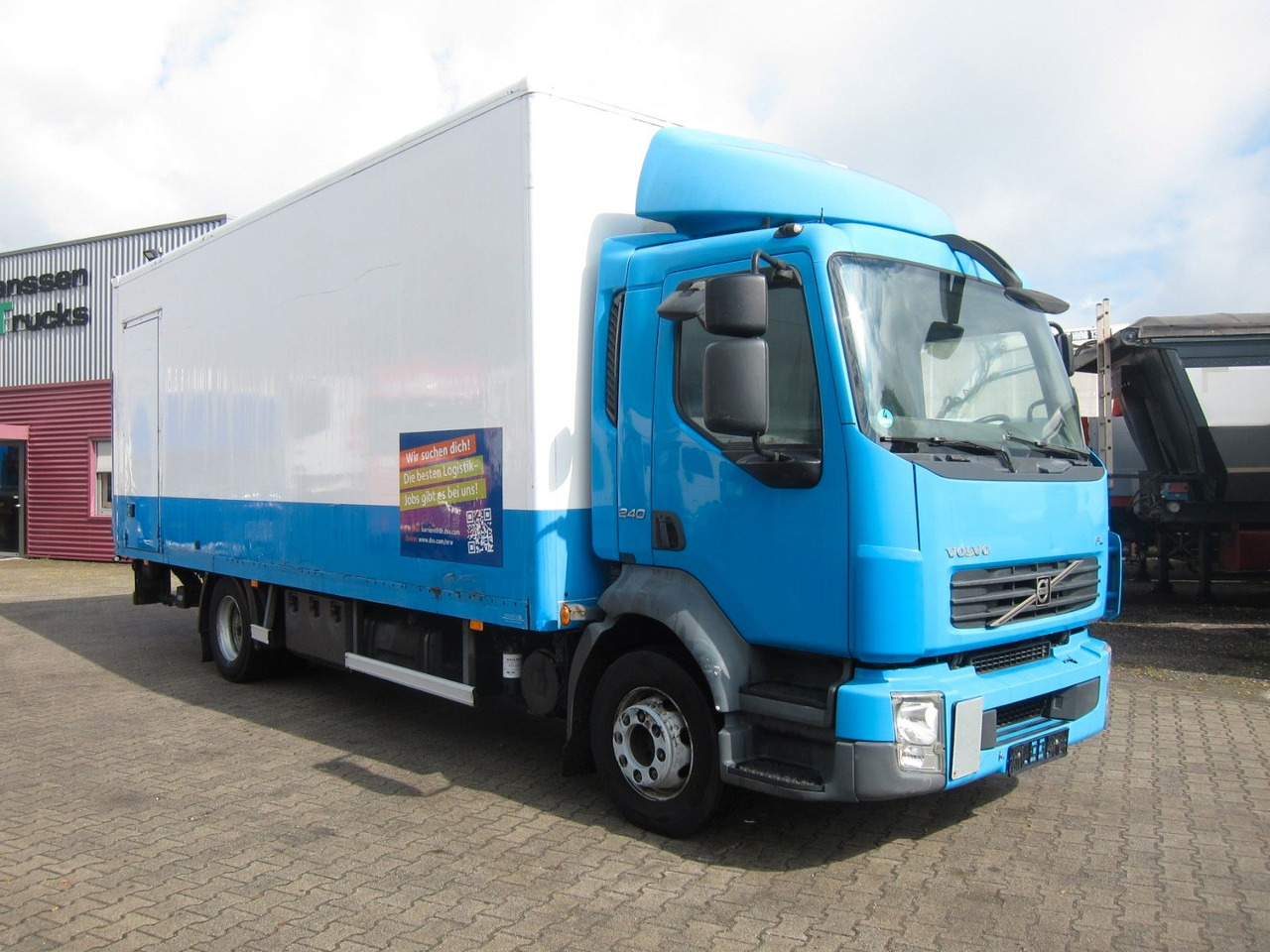 Volvo FL 240 12T Koffer KBW Manual - Camião furgão: foto 1 Volvo FL 240 12T Koffer KBW Manual - Camião furgão: foto 1