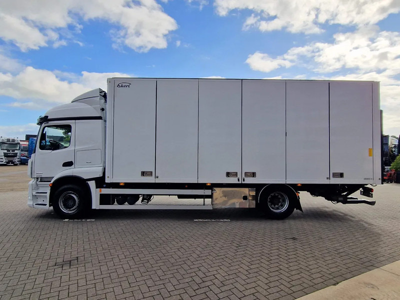 Mercedes-Benz Actros 1833 4x2 - Box with sidedoors - Loadlift - Full air - Mirror cam - Camião furgão: foto 5 Mercedes-Benz Actros 1833 4x2 - Box with sidedoors - Loadlift - Full air - Mirror cam - Camião furgão: foto 5