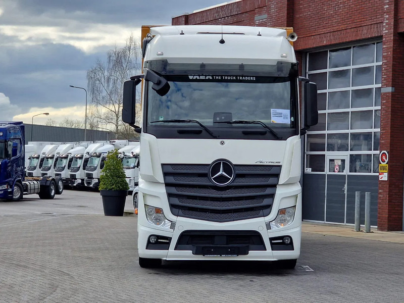 Mercedes-Benz Actros 2545 6x2 Finkl 4 stock livestock box - 65.30 M2 - Water & Ventilation - Retarder - Full air - Camião transporte de gado: foto 2 Mercedes-Benz Actros 2545 6x2 Finkl 4 stock livestock box - 65.30 M2 - Water & Ventilation - Retarder - Full air - Camião transporte de gado: foto 2
