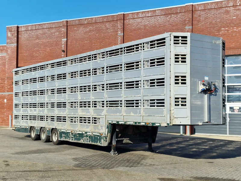 Pezzaioli 5 deck livestock trailer - Water & Ventilation - Loadlift - Folding floors - BPW Axle - 155M3 - Semi-reboque transporte de gado: foto 4 Pezzaioli 5 deck livestock trailer - Water & Ventilation - Loadlift - Folding floors - BPW Axle - 155M3 - Semi-reboque transporte de gado: foto 4
