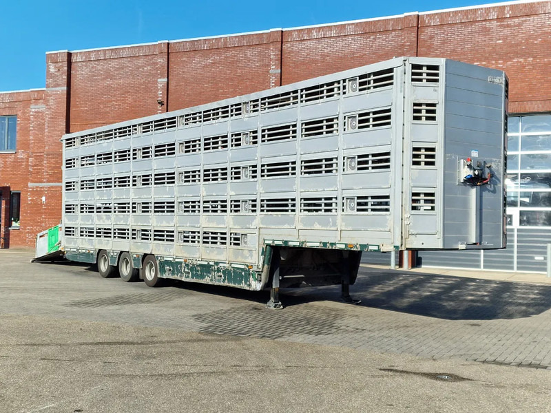 Pezzaioli 5 deck livestock trailer - Water & Ventilation - Loadlift - Folding floors - BPW Axle - 155M3 - Semi-reboque transporte de gado: foto 1 Pezzaioli 5 deck livestock trailer - Water & Ventilation - Loadlift - Folding floors - BPW Axle - 155M3 - Semi-reboque transporte de gado: foto 1