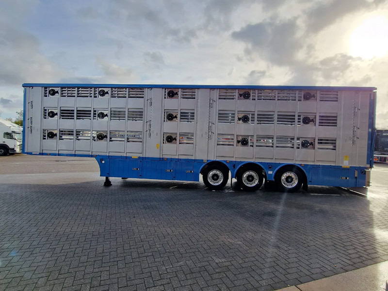 Pezzaioli New 3 stock livestock trailer 95.4M2 - Water & Ventilation - Lifting floors - Lifting roof - Lift axle - Semi-reboque transporte de gado: foto 5 Pezzaioli New 3 stock livestock trailer 95.4M2 - Water & Ventilation - Lifting floors - Lifting roof - Lift axle - Semi-reboque transporte de gado: foto 5