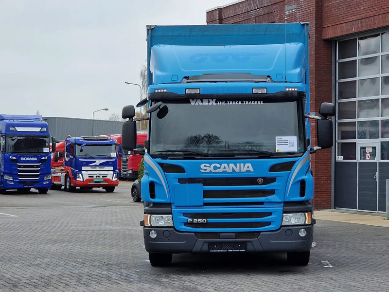 Scania P250 4x2 - Loadlift - Side boards - Full air - Euro 6 - Camião de lona: foto 2 Scania P250 4x2 - Loadlift - Side boards - Full air - Euro 6 - Camião de lona: foto 2