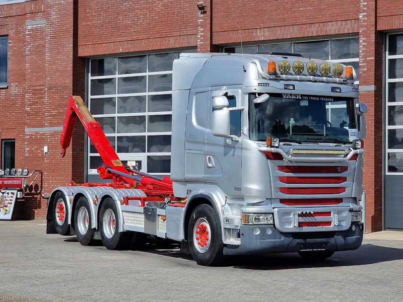 Scania R490 8x4*4 - HIAB XR24SL58 24T hooklift - Euro 6 - Full air - Steering axle - Camião polibenne: foto 2 Scania R490 8x4*4 - HIAB XR24SL58 24T hooklift - Euro 6 - Full air - Steering axle - Camião polibenne: foto 2