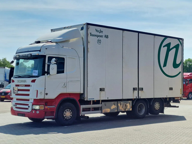 Scania R500 V8 Highline 6x2*4 - Box with side doors - Loadlift - Manual gearbox with retarder - Full air - Steering axle - Camião furgão: foto 3 Scania R500 V8 Highline 6x2*4 - Box with side doors - Loadlift - Manual gearbox with retarder - Full air - Steering axle - Camião furgão: foto 3
