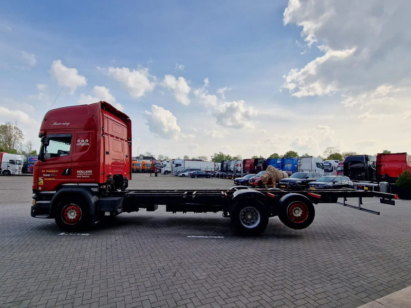 Scania R730 Topline 6x2*4 - Retarder - King of the Road - Night clima - Steering axle - Leather - Camião chassi: foto 4 Scania R730 Topline 6x2*4 - Retarder - King of the Road - Night clima - Steering axle - Leather - Camião chassi: foto 4