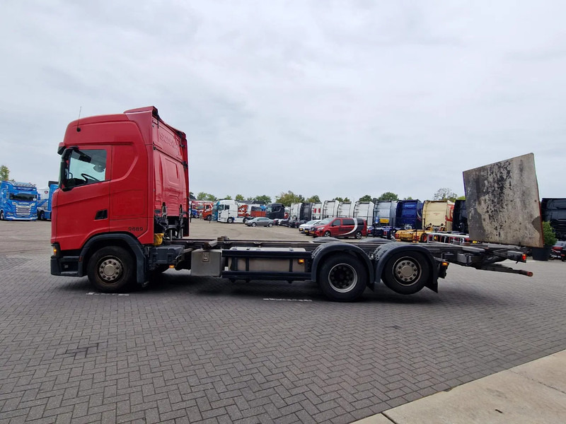 Scania S500 NGS Highline 6x2 - BDF - Full air - Loadlift - Navi - Retarder - Camião transportador de contêineres/ Caixa móvel: foto 4 Scania S500 NGS Highline 6x2 - BDF - Full air - Loadlift - Navi - Retarder - Camião transportador de contêineres/ Caixa móvel: foto 4