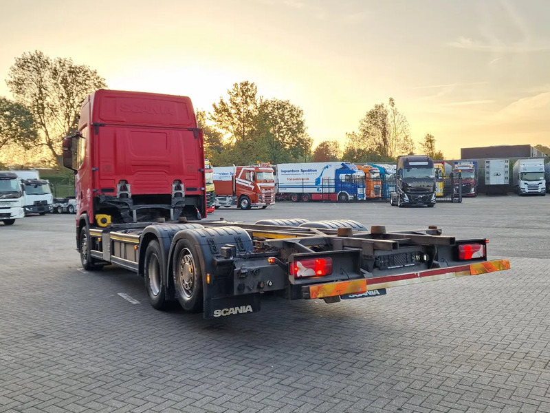 Scania S500 NGS Highline 6x2 - BDF - Full air - Navi - Retarder - Camião transportador de contêineres/ Caixa móvel: foto 5 Scania S500 NGS Highline 6x2 - BDF - Full air - Navi - Retarder - Camião transportador de contêineres/ Caixa móvel: foto 5