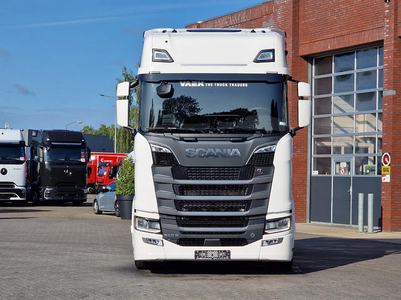 Scania 590S V8 NGS Highline 4x2 - New - Facelift - Full spec - Retarder - Leather - Full air - Tractor: foto 2 Scania 590S V8 NGS Highline 4x2 - New - Facelift - Full spec - Retarder - Leather - Full air - Tractor: foto 2