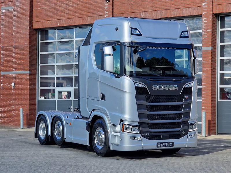 Scania 660S V8 NGS Highline 6x2/4 - New - Full spec - Retarder - Night clima - Led - Leather - Navi - Tractor: foto 1 Scania 660S V8 NGS Highline 6x2/4 - New - Full spec - Retarder - Night clima - Led - Leather - Navi - Tractor: foto 1