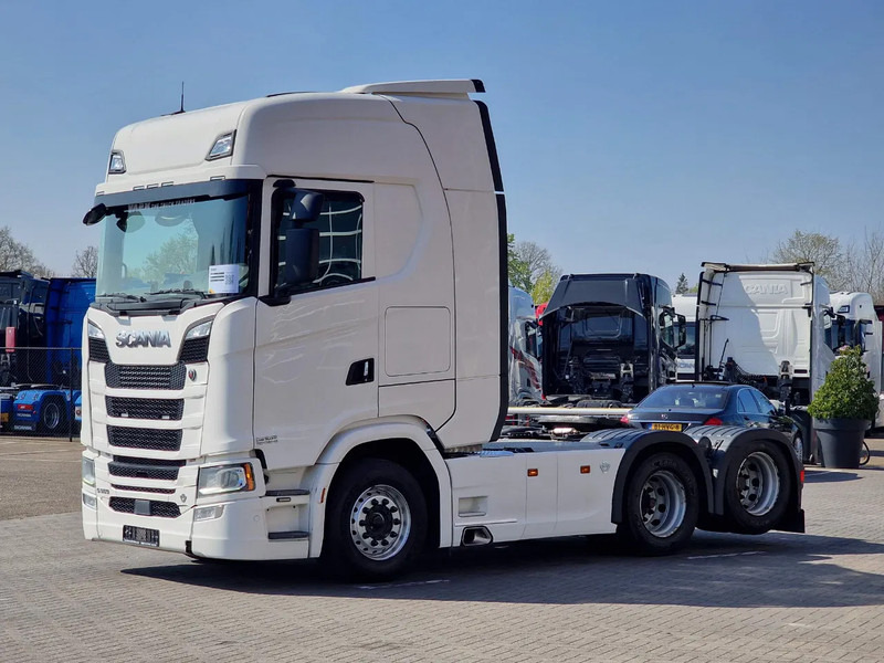 Scania S580 V8 NGS Highline 6x2 - Retarder - Full air - 3.15 WB - Navi - Led - Tractor: foto 3 Scania S580 V8 NGS Highline 6x2 - Retarder - Full air - 3.15 WB - Navi - Led - Tractor: foto 3