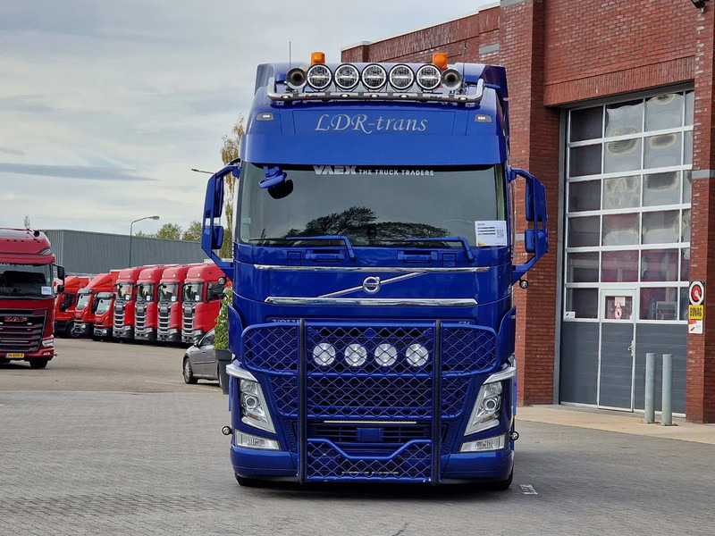 Volvo FH 13.500 Globetrotter 4x2 - Full air - Bull bar - Leather - Fridge - Lightbar - Tractor: foto 2 Volvo FH 13.500 Globetrotter 4x2 - Full air - Bull bar - Leather - Fridge - Lightbar - Tractor: foto 2