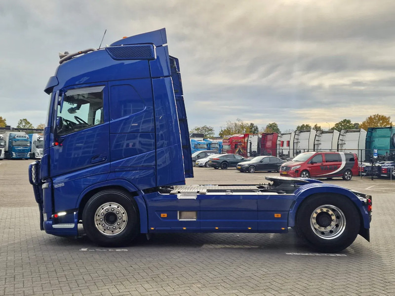 Volvo FH 13.500 Globetrotter 4x2 - Full air - Bull bar - Leather - Fridge - Lightbar - Tractor: foto 4 Volvo FH 13.500 Globetrotter 4x2 - Full air - Bull bar - Leather - Fridge - Lightbar - Tractor: foto 4