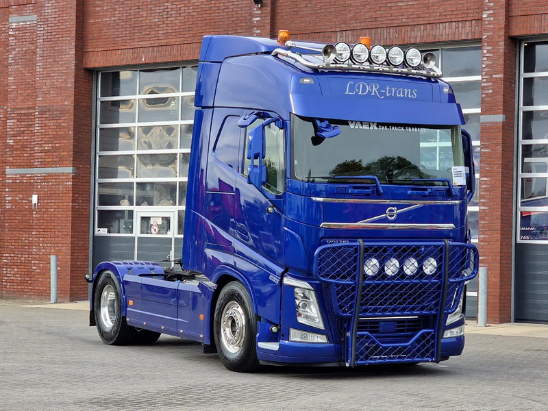 Volvo FH 13.500 Globetrotter 4x2 - Full air - Bull bar - Leather - Fridge - Lightbar - Tractor: foto 1 Volvo FH 13.500 Globetrotter 4x2 - Full air - Bull bar - Leather - Fridge - Lightbar - Tractor: foto 1