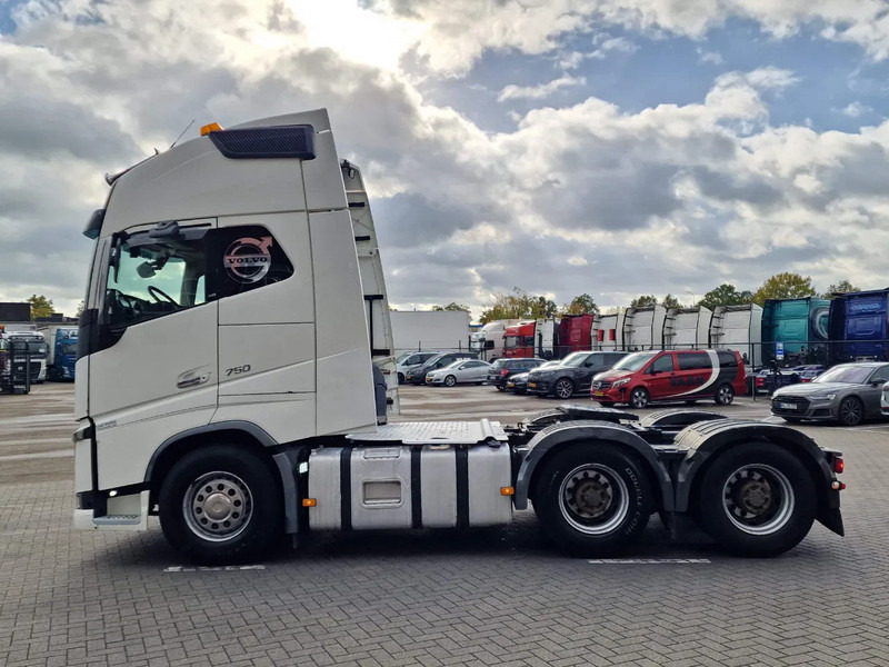 Volvo FH 16.750 Globetrotter XL 6x4 - Retarder - HUB Reduction - Low KM - Euro 5 - Tractor: foto 4 Volvo FH 16.750 Globetrotter XL 6x4 - Retarder - HUB Reduction - Low KM - Euro 5 - Tractor: foto 4