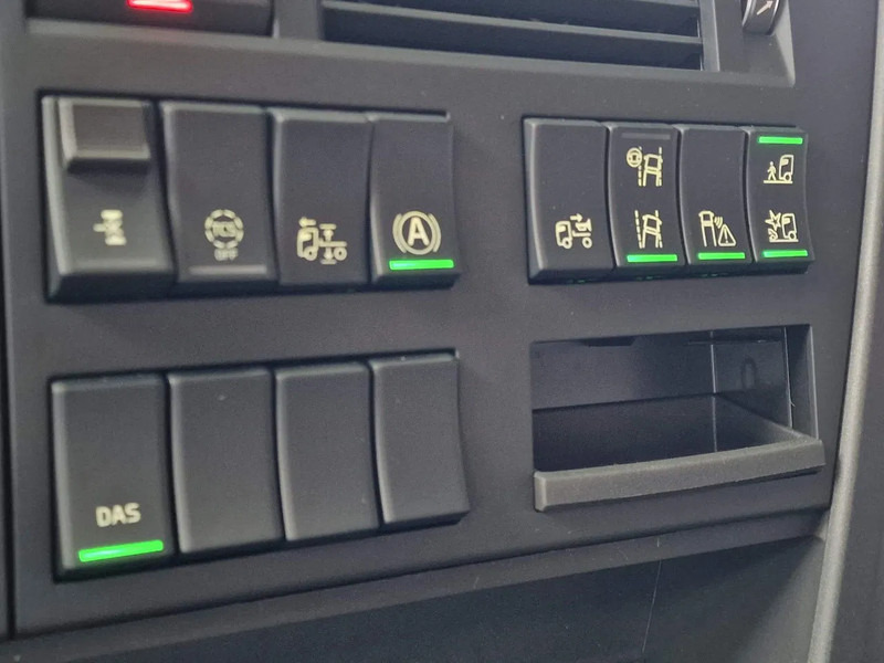 Tractor novo Volvo FH 16 780 Aero Globetrotter XL 4x2 - NEW - Full spec - Retarder - Full air - 2x tank: foto 14 Tractor novo Volvo FH 16 780 Aero Globetrotter XL 4x2 - NEW - Full spec - Retarder - Full air - 2x tank: foto 14