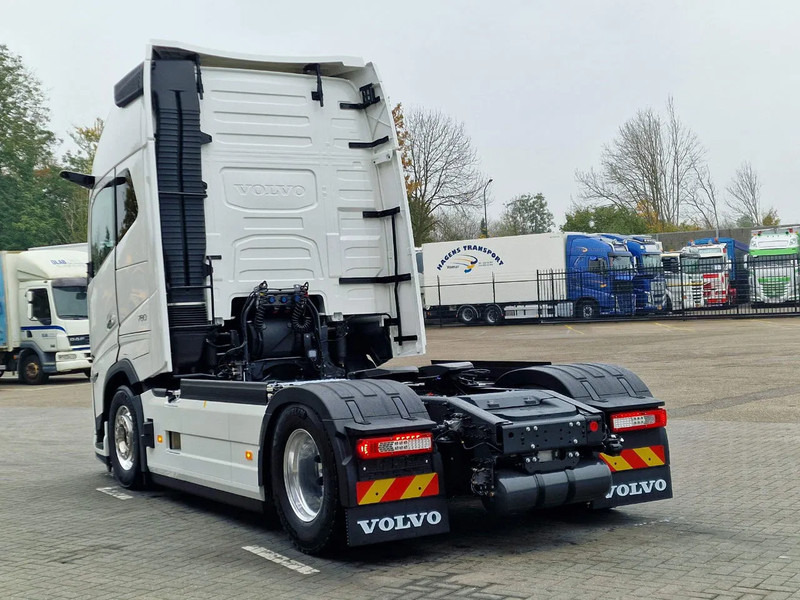 Volvo FH 16 780 Aero Globetrotter XL 4x2 - NEW - Full spec - Retarder - Full air - 2x tank - Tractor: foto 5 Volvo FH 16 780 Aero Globetrotter XL 4x2 - NEW - Full spec - Retarder - Full air - 2x tank - Tractor: foto 5