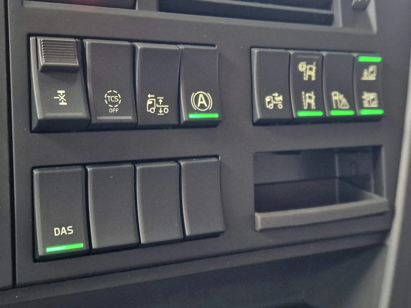 Tractor novo Volvo FH 16 780 Aero Globetrotter XL 4x2 - NEW - Full spec - Retarder - Full air - 2x tank: foto 13 Tractor novo Volvo FH 16 780 Aero Globetrotter XL 4x2 - NEW - Full spec - Retarder - Full air - 2x tank: foto 13